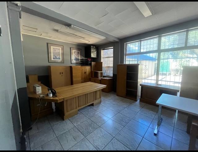 2,500M² OFFICE TO LET IN VULCANIA